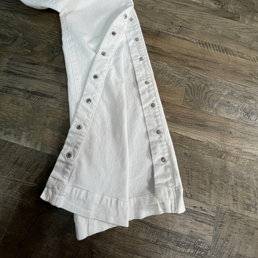 7 for all Mankind High Rise Flare Snap Leg - Picture 4 of 13